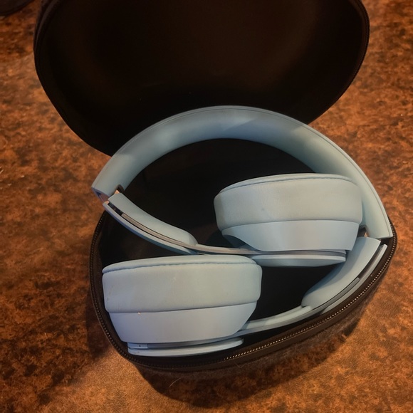 Baby Blue Beats Headphones - Picture 8 of 9